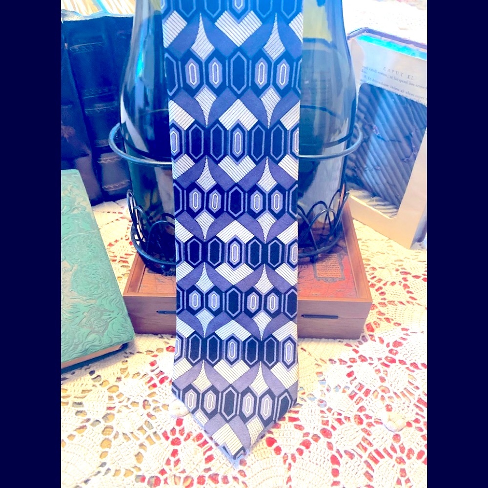 Designer Collection men’s tie